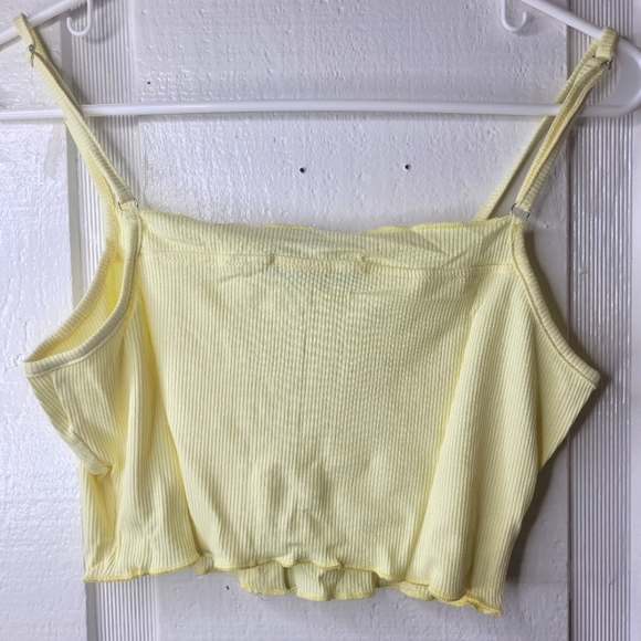 ChicMe Set Baby Yellow Cami Ruched Frill Shorts Women's - Picture 6 of 8